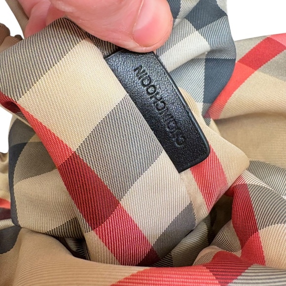 Burberry burgandy nylon and black leather shoulder bag - Picture 7 of 16